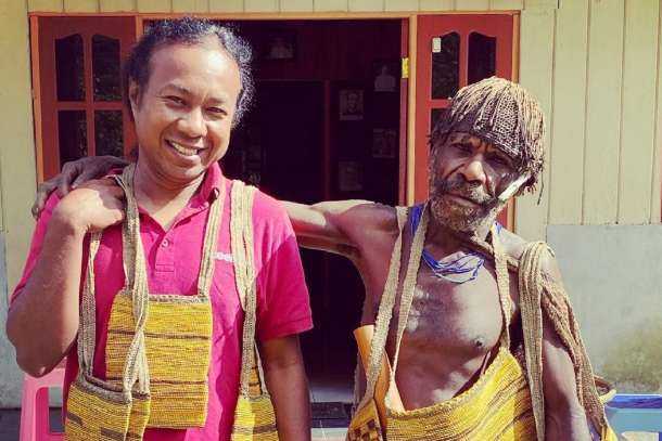 Indonesian priest stimulates Papuan growth through coffee