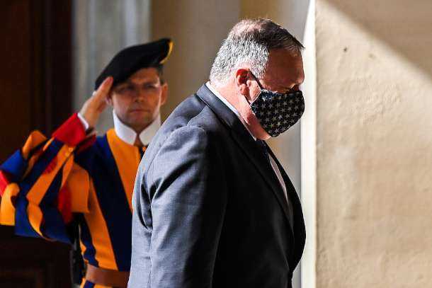 Rebuffed by the Vatican, Pompeo meets critics of Pope Francis