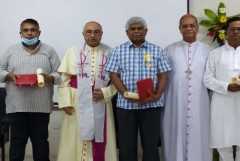 Papal awards for Bangladeshi Catholics boost local Church