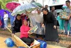 Severe floods wreak havoc in Vietnam