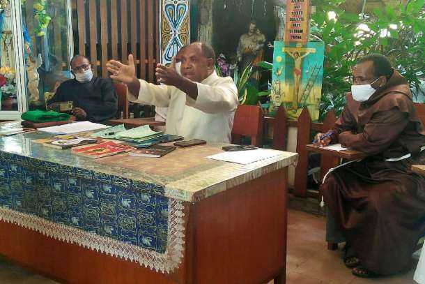 Papuan Priests Gang Up Against Injustice Racism Uca News