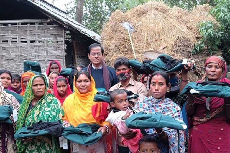 Church groups offer warm clothes to Bangladeshi poor