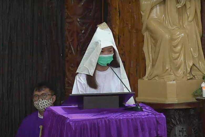 Indonesian Catholics hold Mass for plane crash victims