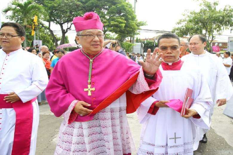 Bishop allows Philippine priests to confirm parishioners