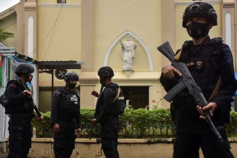 Security stepped up at Indonesian churches for Easter