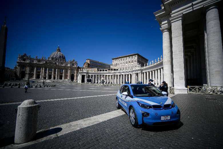Italy seeks arrest of broker in Vatican property deal