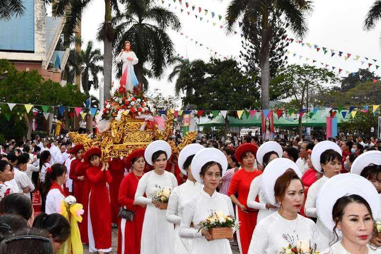 Vietnamese Catholics given Divine Mercy guidance UCA News