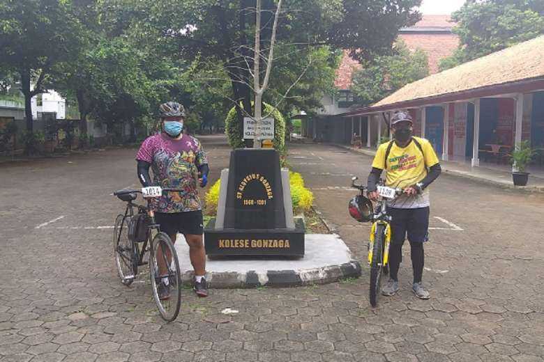Indonesian Jesuits ride that extra kilometer for charity