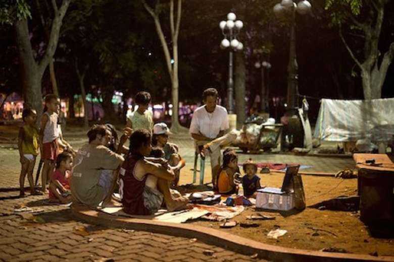 Interfaith lawyers educate Filipino homeless on their rights