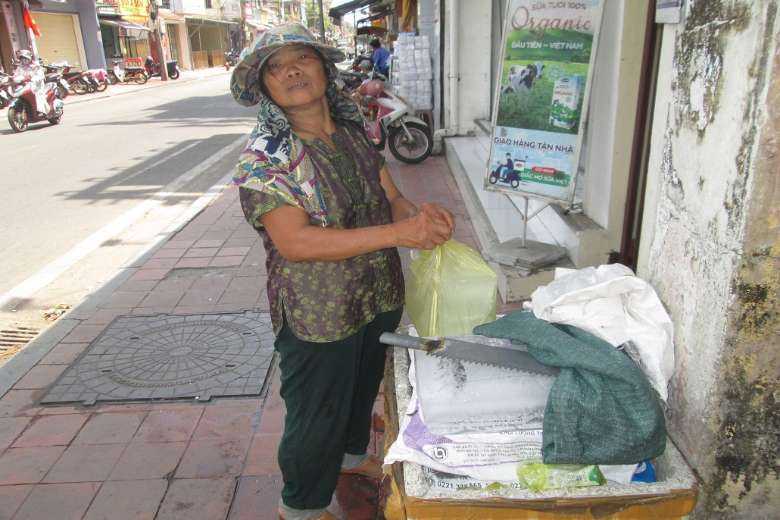 Vietnam's poor women slave away in dead-end jobs