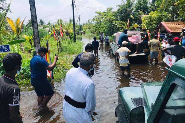 Church joins relief efforts for flood victims in Sri Lanka - UCA News