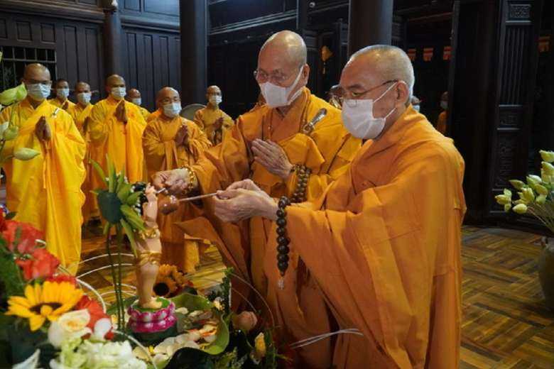 Vietnamese Buddhists reject state's financial interference