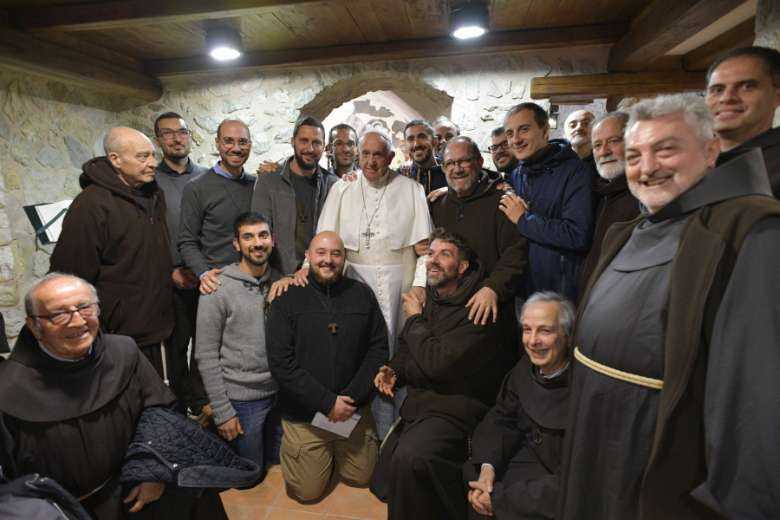 Pope calls on Franciscans to recognize God's presence in the poor