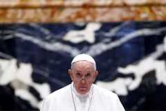 Faith, science can help people come closer to truth, pope says