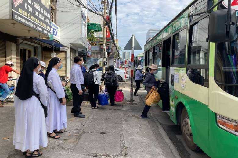 Vietnamese nuns go to war with Covid-19
