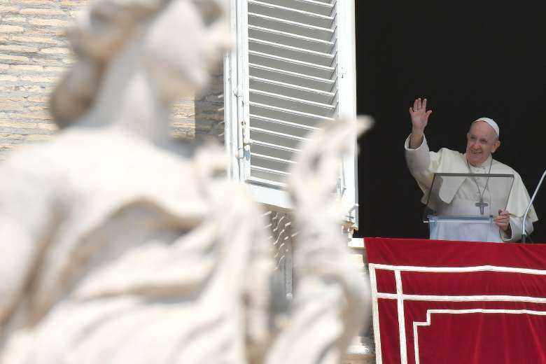 Pope urges people to rediscover importance of Sunday liturgy