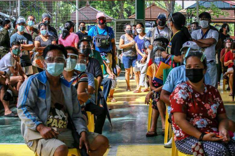 Philippine politicians under fire for vote-seeking amid pandemic 