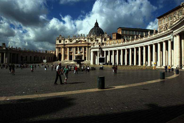 Vatican to require vaccination proof or negative Covid test