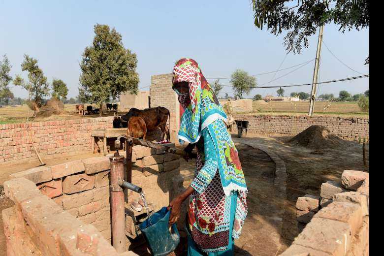Thirsty poor attacked for drinking water in Pakistan