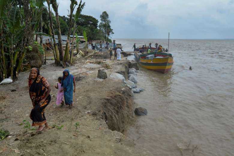 Climate refugees find safety in Bangladesh's shanty towns