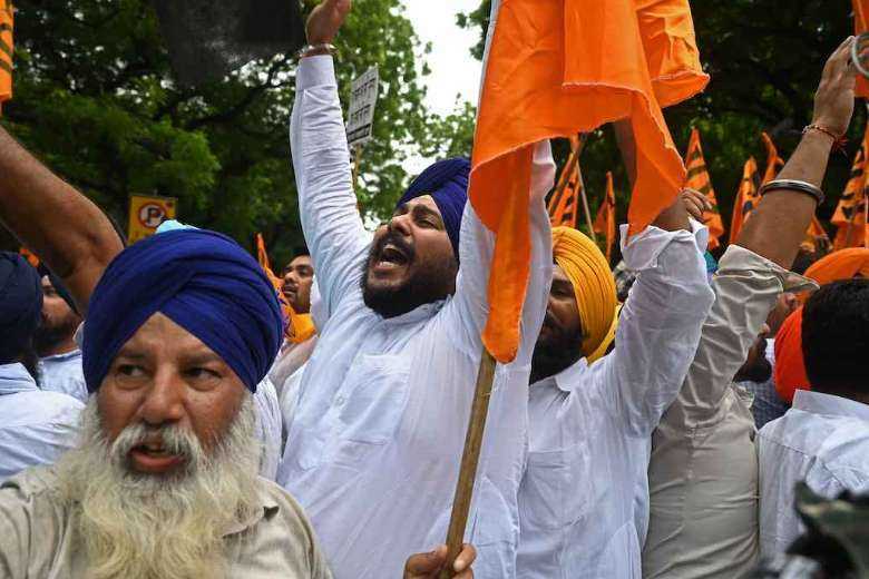 Politics seen in Indian Sikh body's anti-conversion campaign