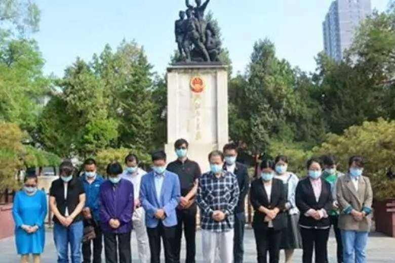 Protestant Christians pray for China's communist martyrs