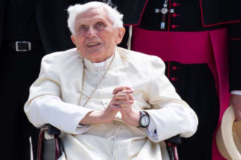 Retired Pope Benedict hints at his death in condolence message