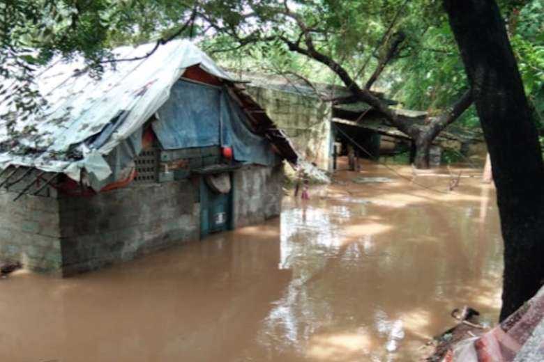 130 dead, many missing after floods batter Indian state