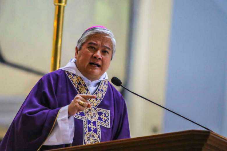 Philippine bishop attacks early election vote buying 