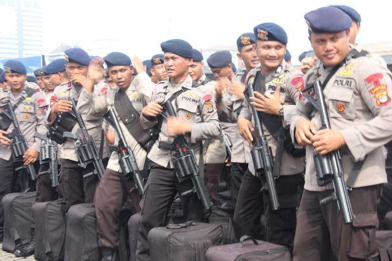 Thousands of police to provide Xmas security in Indonesia - UCA News