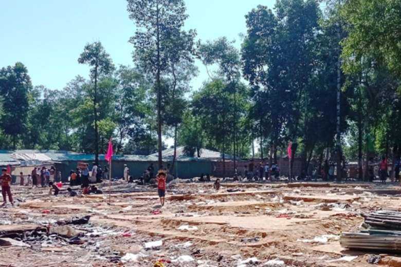 Bangladesh authorities bulldoze Rohingya shops
