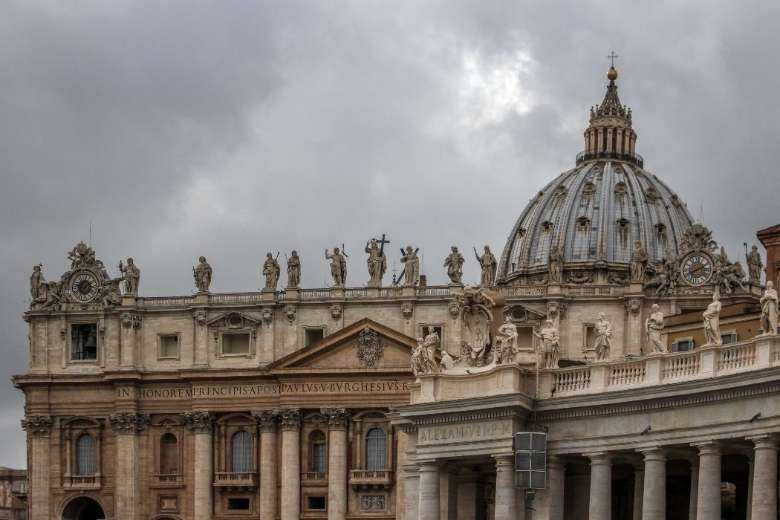 Synod official apologizes to gay Catholics over snub