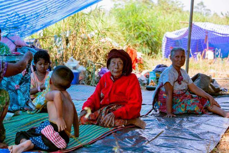 Myanmar bishops seek help for displaced people