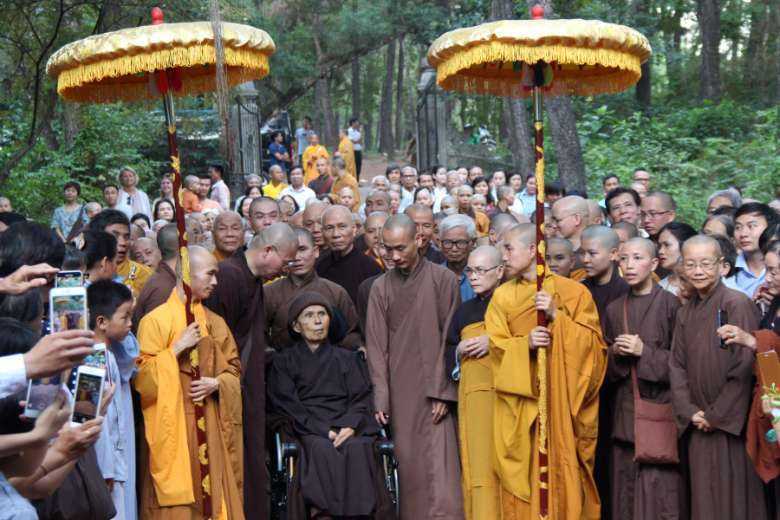 Buddhist master of mindfulness dies in Vietnam