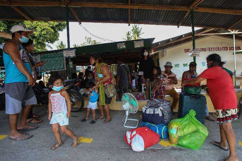 Church help sought for volcano evacuees in Philippines 