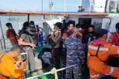 Two Indonesian migrants die as overloaded boat capsizes