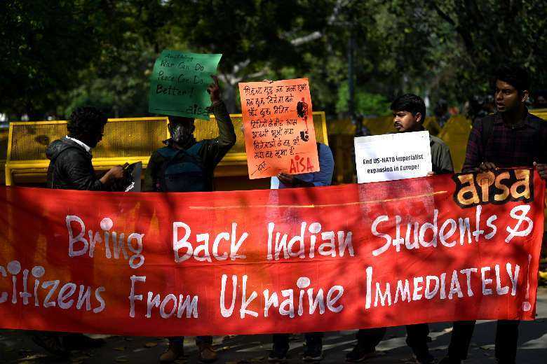 Indian govt urged to help students returning from Ukraine - Vimarsana News