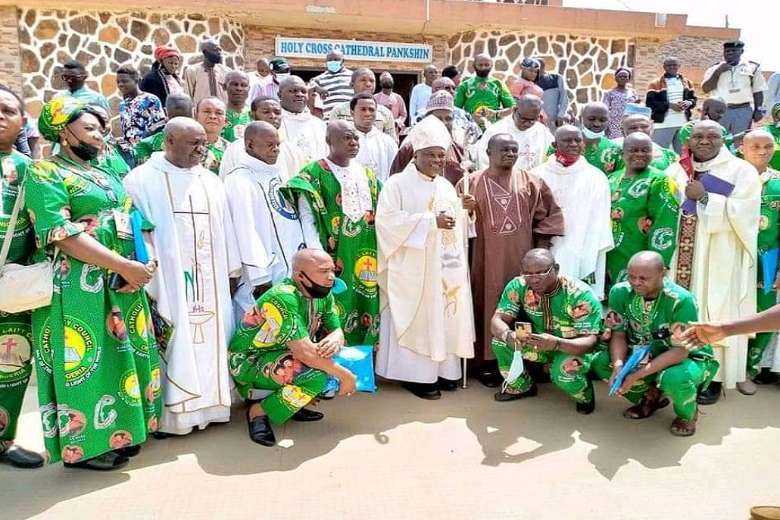 Nigerian bishop decries murders 'for professing Christ'