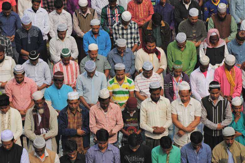 Ramadan unites Muslims and Christians in Bangladesh 