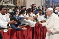 Pope demands truth behind Sri Lanka bombings