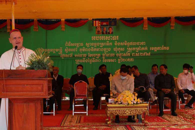 French bishop hailed as 'friend of Buddhists' in Cambodia 