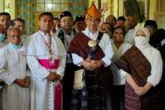 Indonesian leader honors Catholics with Flores visit