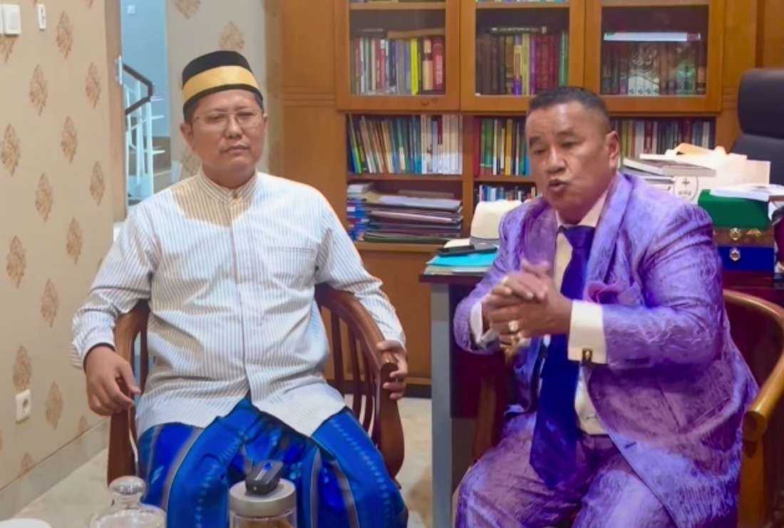 Hotman Paris (right), one of Holywings’ shareholders, meets with Indonesian Ulema Council chairman Muhammad Cholil Nafis on June 27 to deliver an apology over a promotional campaign