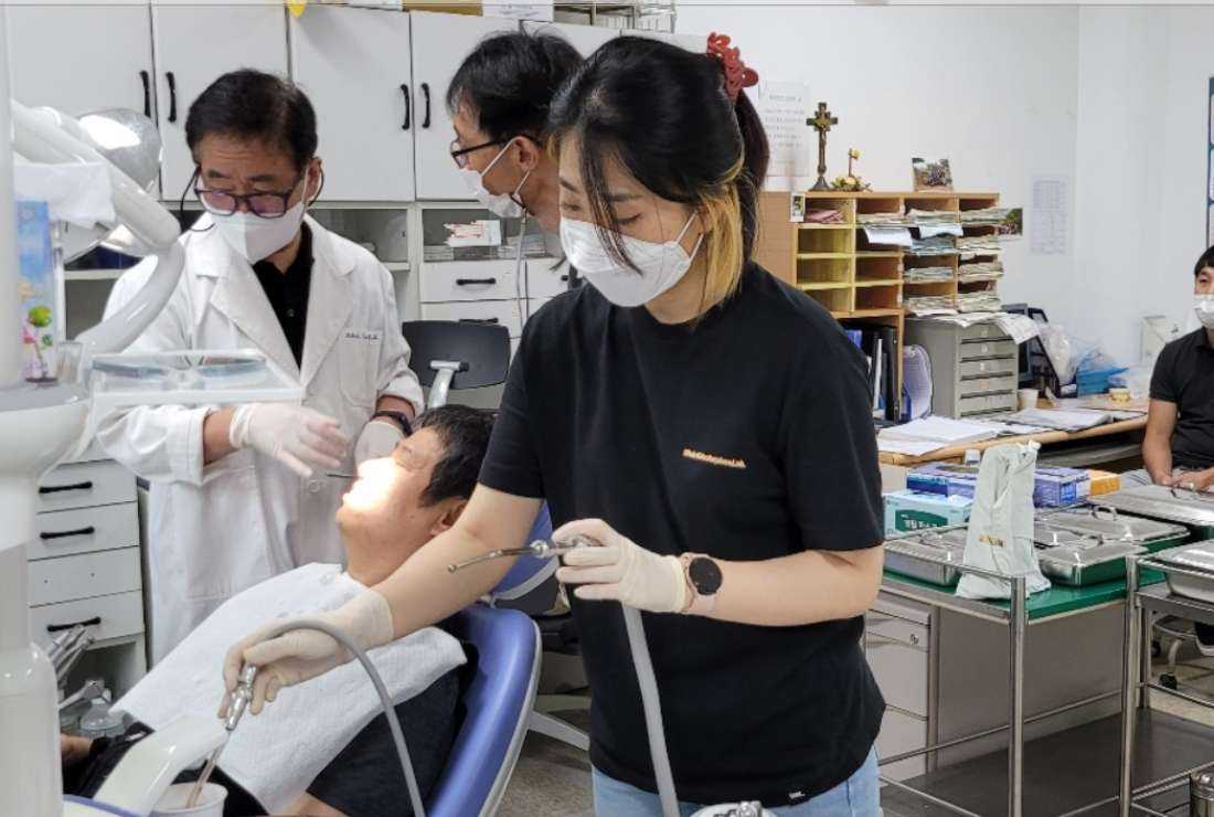 Korean Catholic dental care group faces hard times - UCA News