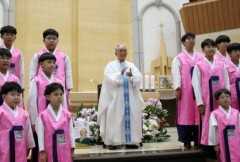 South Korea’s 99-year-old archbishop keeps going strong 