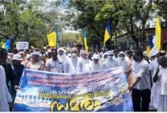 Indian Catholics form human chain against Kerala port