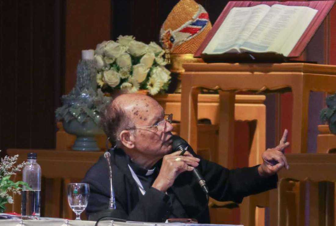 Cardinal Oswald Gracias of Mumbai, the chief organizer of the first general conference (Oct. 12-30) of the Federation of Asian Bishops' Conferences in Bangkok gestures as he moderates a discussion on Oct. 26