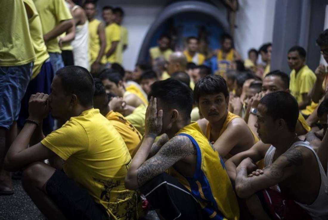 Prisoners are seen inside a penitentiary in the Philippines