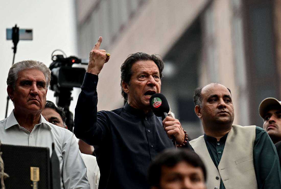 Security beefed up after agencies report 'plot to assassinate' Pakistani PM  — information minister