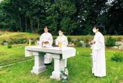 Korean Catholics honor human body donors